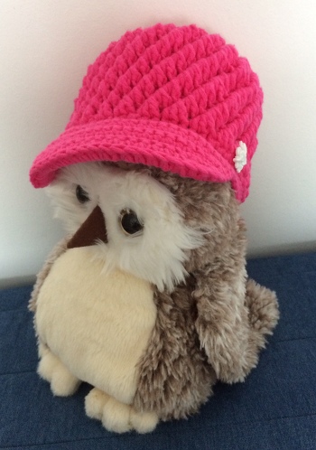 Mütze war gut nachzuhäkeln. Was ich vermisst habe, sind Maße, z.B. Höhe der Mütze. Das Kind, das die Mütze bekommt, ist leider nicht um die Ecke. Habe sie nun per Post geschickt und hoffe, dass sie paßt. Ich habe alle Fäden vernäht, aber noch nicht abgeschnitten, so kann ich alles, bzw. den Bund, noch ändern. Ansonsten finde ich sie sehr gelungen!