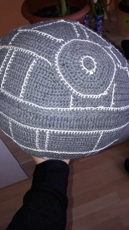 Todesstern Sofakissen, Häkelanleitung