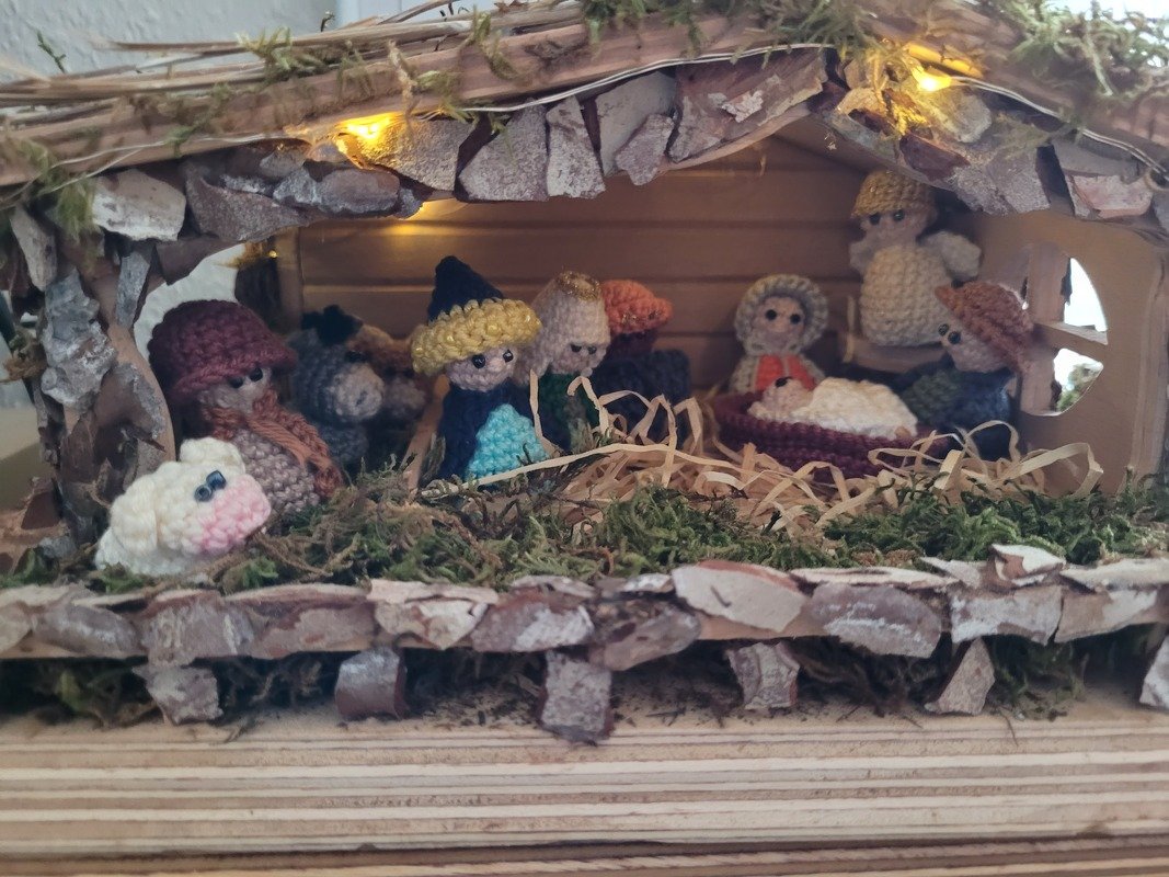 Häkelanleitung Mini Weihnachtskrippe Set mit 11 Figuren