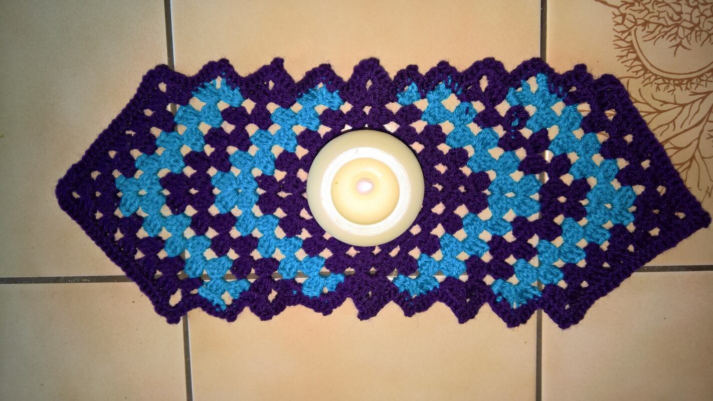 Crochet / pattern / Tablerunner