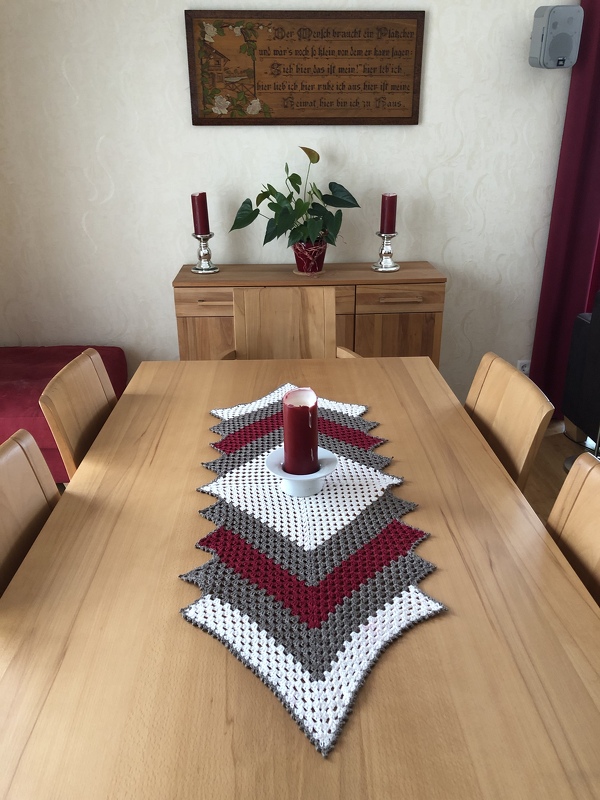 H&auml;keln/ Tischl&auml;ufer / Grannydecke Deutsch, Englisch und Italienisch