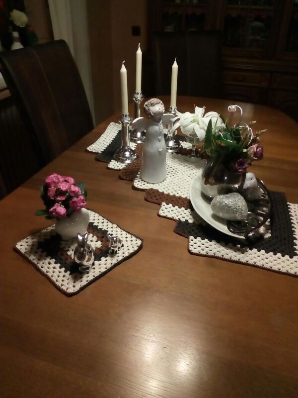 Crochet / pattern / Tablerunner