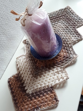 nach diesem Foto nachgehäkelt, mein 1. Versuch.