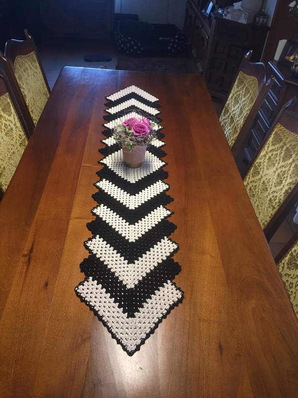 Crochet / pattern / Tablerunner