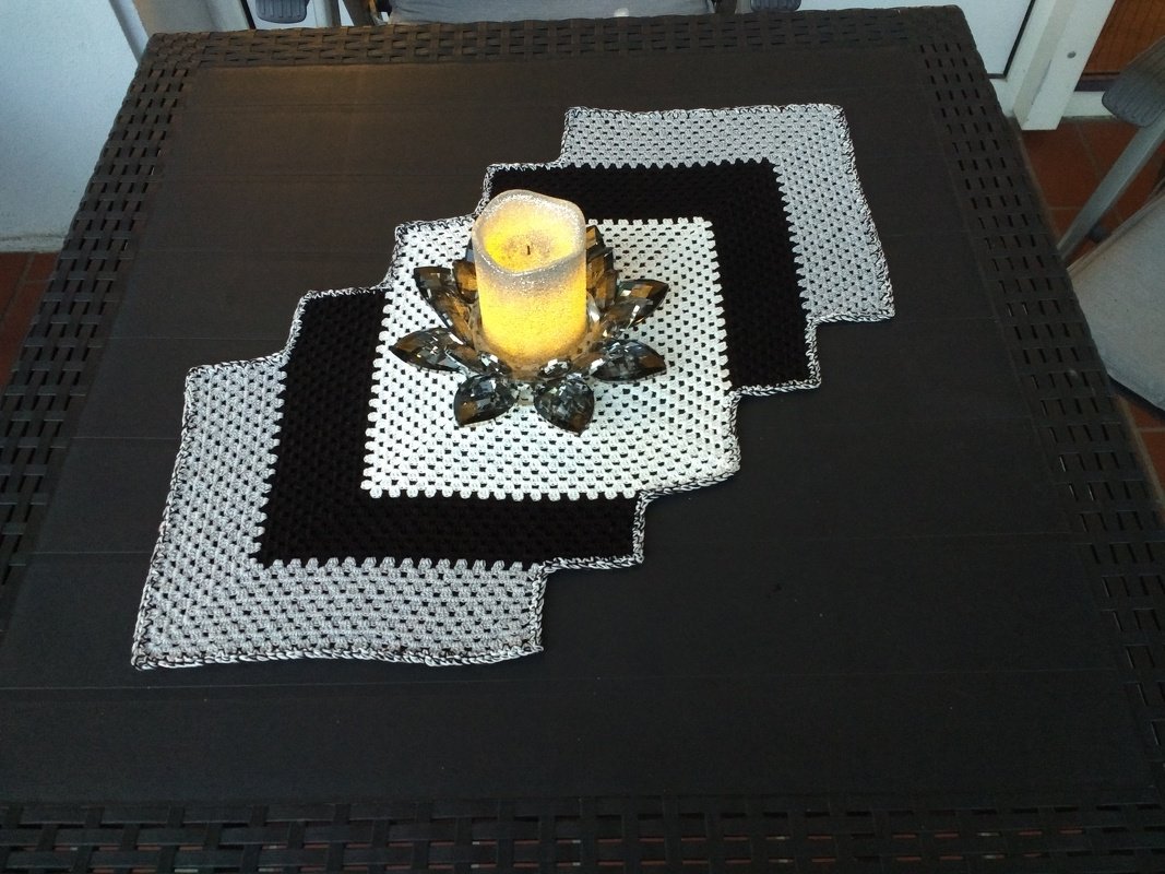 H&auml;keln/ Tischl&auml;ufer / Grannydecke Deutsch, Englisch und Italienisch