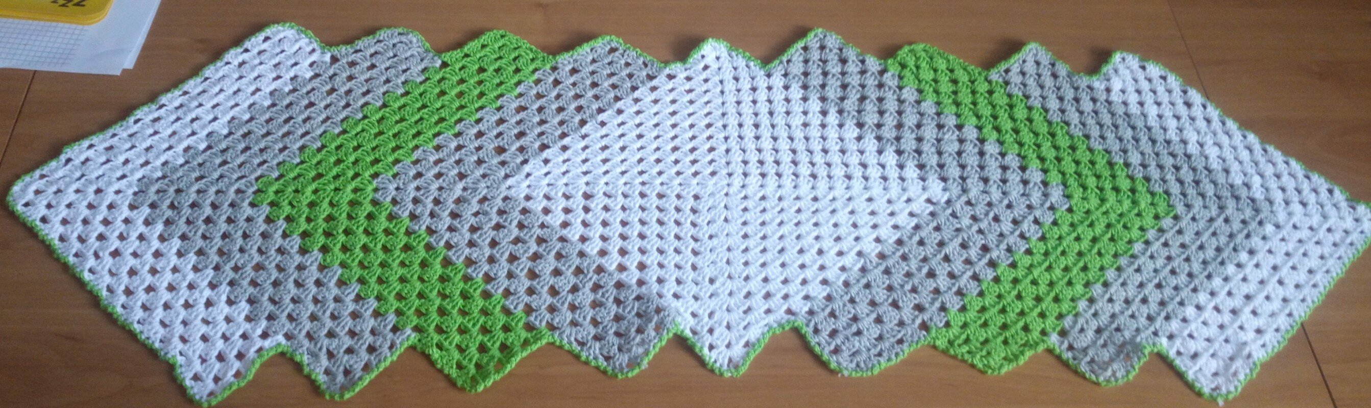 Crochet / pattern / Tablerunner