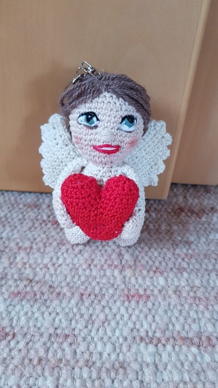 Häkelanleitung "Kleiner Engel mit Herz"
