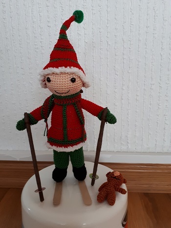 Häkelanleitung Gartenwichtel Schorschi und sein Weihnachtsbaum