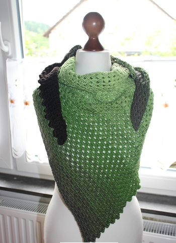 Habe noch ein Tuch für mich gemacht das Muster macht einfach Spass.