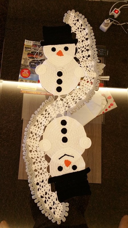 Häkeln / Tischläufer / Schneemann