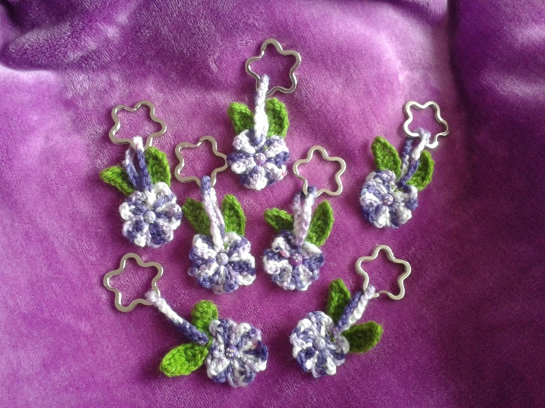 Häkelanleitung ‚Blume‘ Schlüsselanhänger oder Taschenbaumler