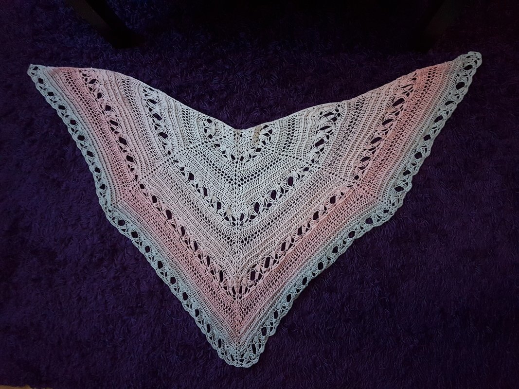 Crochet pattern Iuliel Shawl