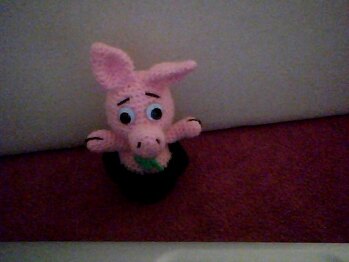 Das Glücksschweinchen ist fertig. Die anderen folgen noch. Haben sich alle schnell und leicht häkeln lassen.