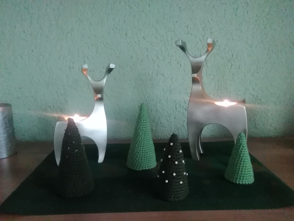 Weihnachtsbäume mit Perlen und Teelicht    Häkelanleitung