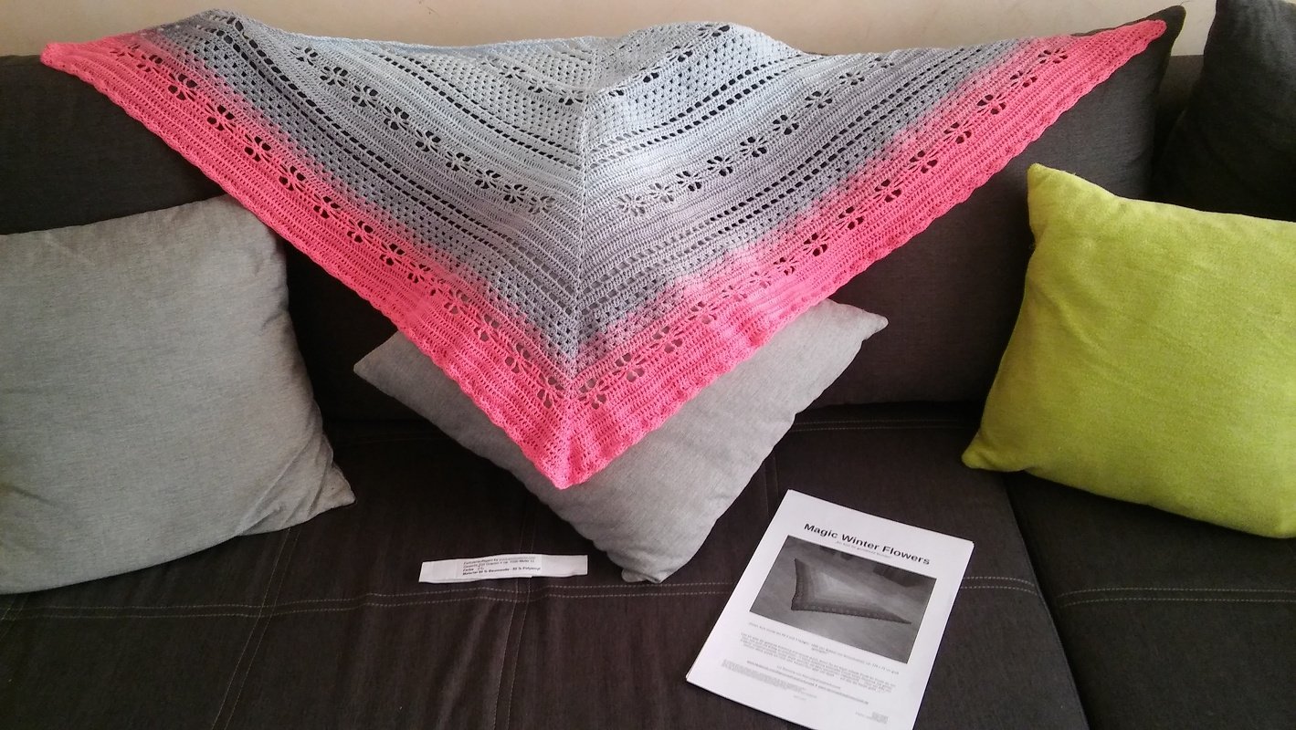 Dreieckstuch "Magic Winter Flower"