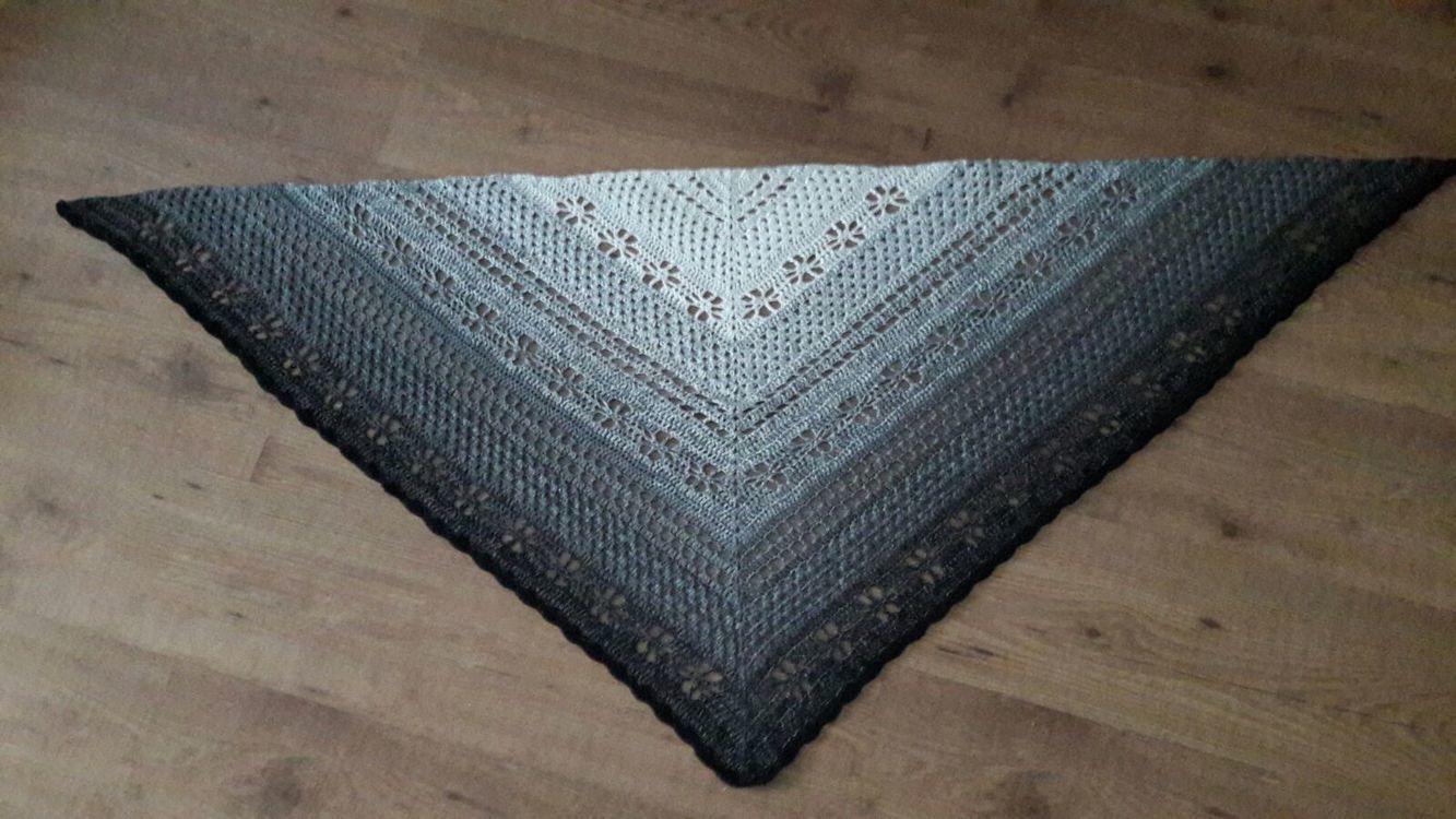 Dreieckstuch "Magic Winter Flower"