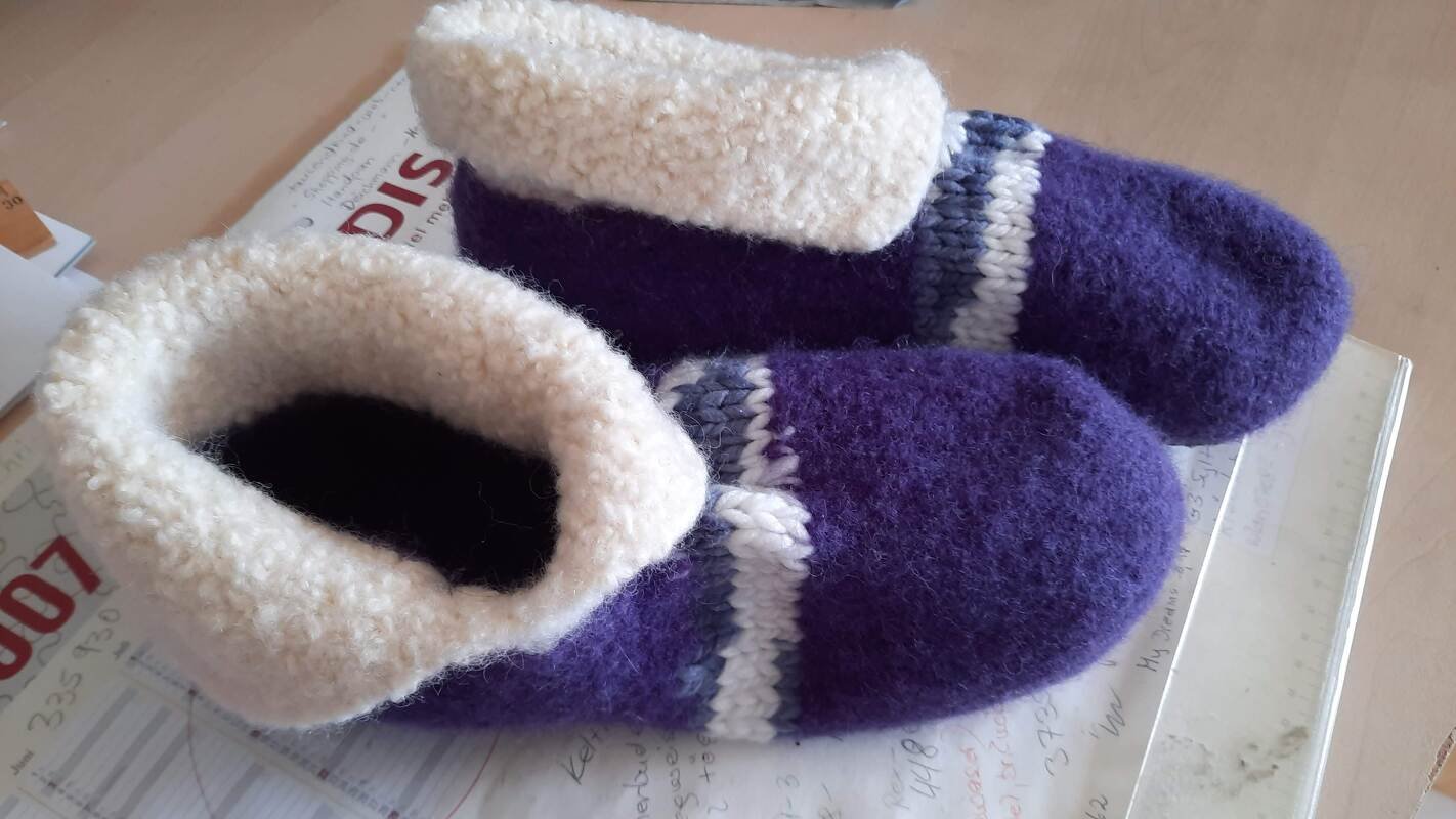 Knitting and felting: One Step Felt Boots
