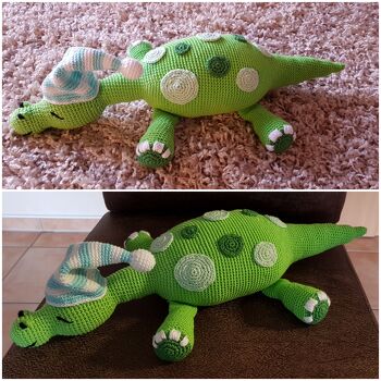 War Geschenk für einen Nachbarsjungen. Er hat sich gefreut, und Dino darf mit ins Bett.