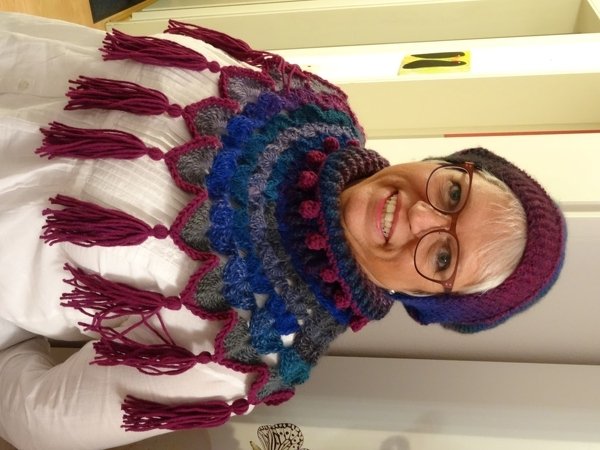 Fächer Kragen mit Quasten und Bommeln