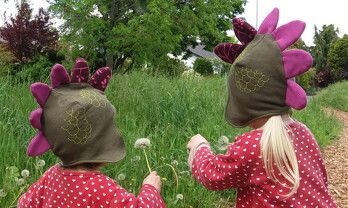 Schönes Schnittmuster, prima erklärt und leicht zu nähen!
Meine Dino-Mädchen freuen sich tierisch - Mama ist glücklich!