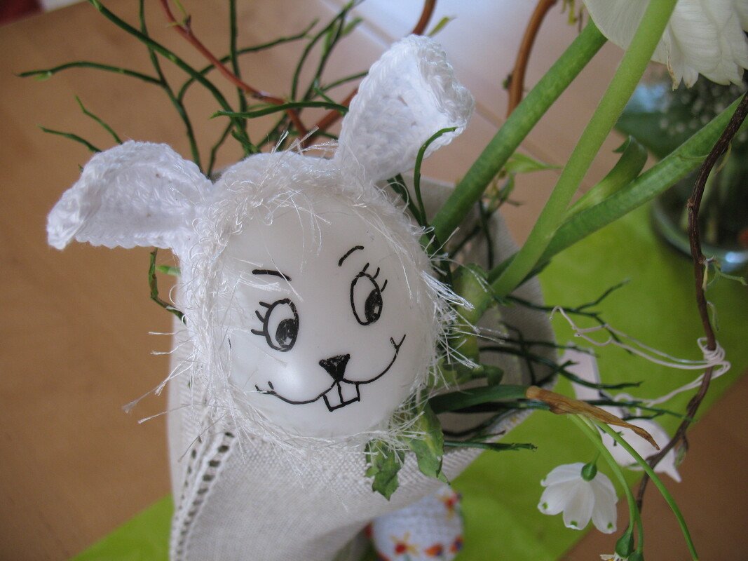 Eier Im Hasen-Outfit