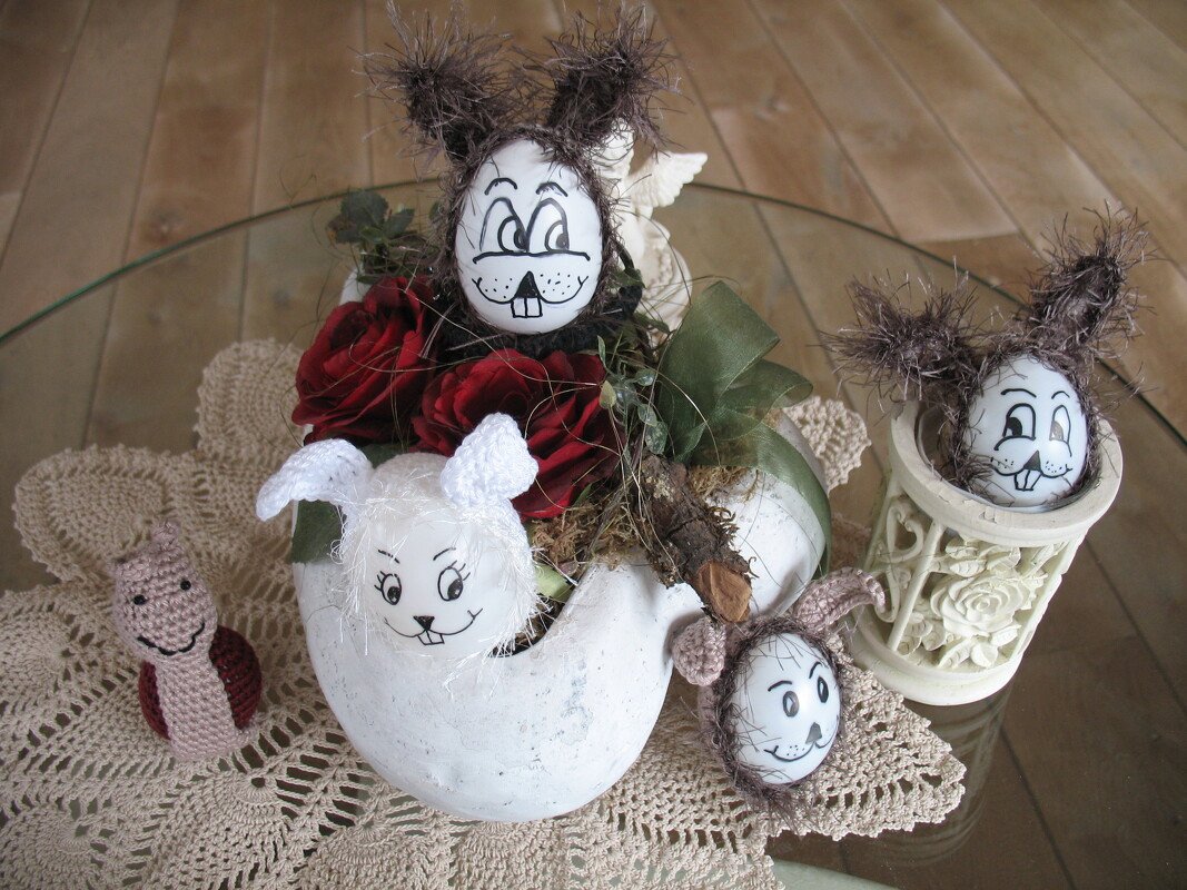 Eier Im Hasen-Outfit