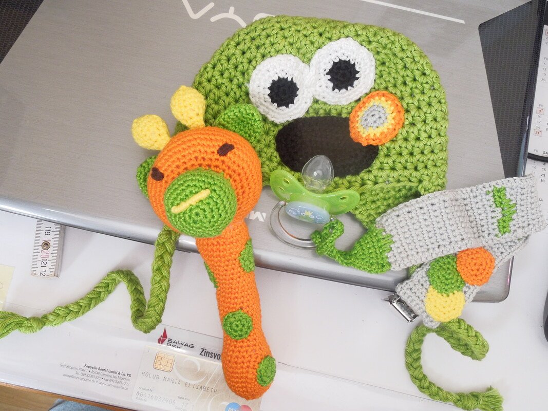 Häkelmütze "Rotes Monster &amp; Keksmonster"