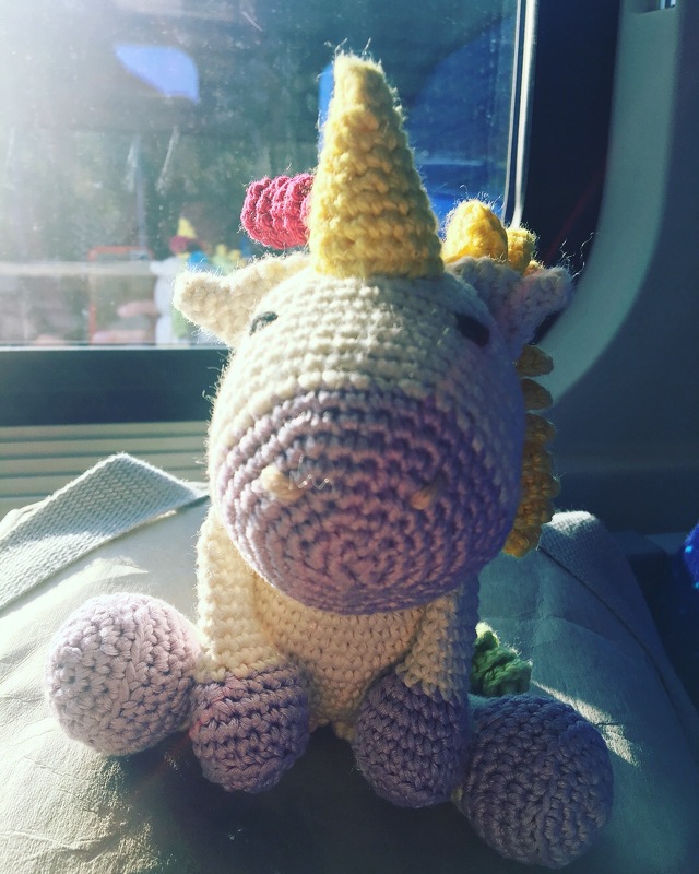 Einhorn Aurora Häkelanleitung