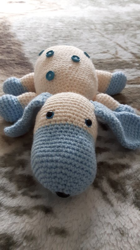 Amigurumi pattern for a dog with dots PDF datie beschriebe in Deutsch, Niederlandisch und Englisch