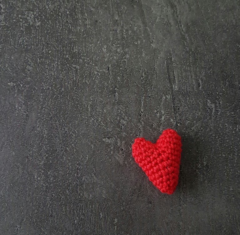 Valentine’s day heart • Amigurumi Ornament • crochet pattern