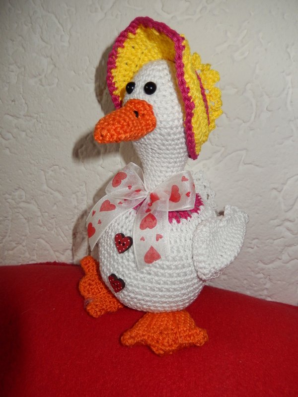 Geschenke-Tasche oder auch Dekoration Gans - gehäkelt von Dadade 