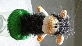 Habe leider keine passende Flauschwolle gefunden und musste etwas improvisieren - finde aber, dass sich das Ergebnis durchaus sehen lassen kann ;-)