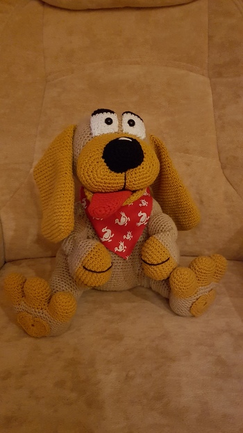 Endlich auch den Strolch geschafft, das
zusammen nähen dauert ja immer länger als das Häkeln, dank der wieder mal tollen Anleitung ist er mir gut gelungen.