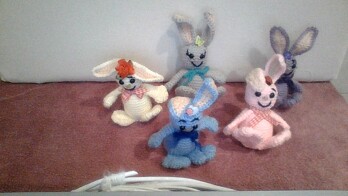 Die Hasenbande hat sich sehr gut häkeln lassen. Dank der guten Anleitung hat das Häkeln Spaß gemacht