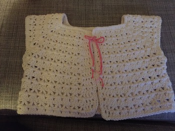 Ich hab es ohne Ärmel gehäkelt. Sehr gute Anleitung. Danke dafür