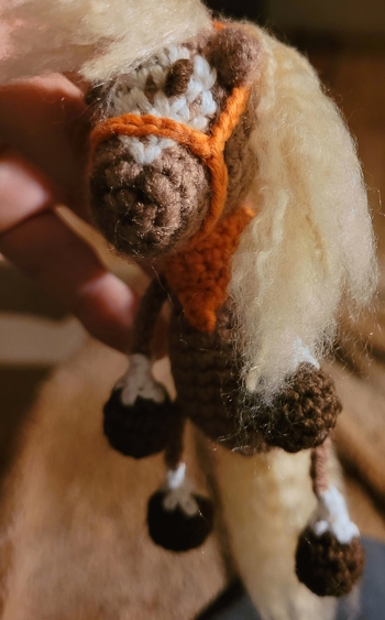 Sehr gute Anleitung: für Fortgeschrittene einfach umzusetzen.
Die Pferde sind individuell anzufertigen.