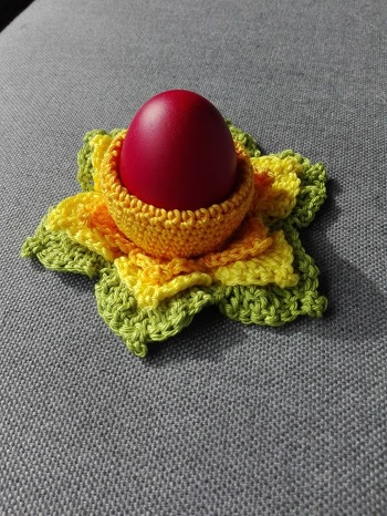 Tolle Anleitung, ich finde den Eierbecher wirklich sehr hübsch. :)