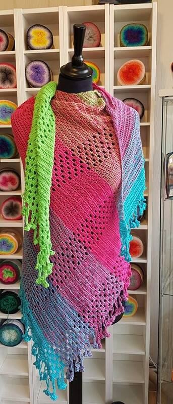 Crochet pattern shawl, wrap Daisy