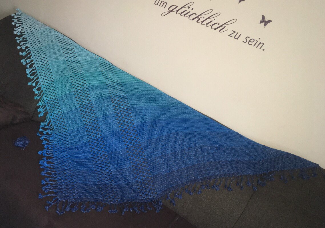 Crochet pattern shawl, wrap Daisy