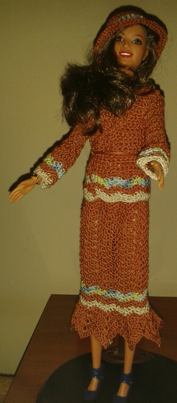 Carmen auf dem Weg zum Fünf-Uhr-Tee