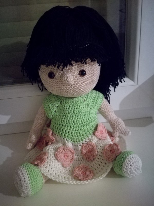 Häkelanleitung Puppenkleidung, Greta Gänseblümchen