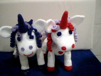 Die Einhörner haben sich gut häkeln lassen. Die Locken waren etwas aufwendiger, aber sind schön geworden. Danke für die gute Anleitung