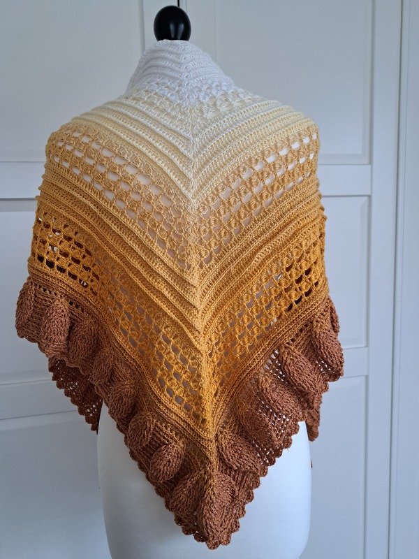 Häkelanleitung Dreieckstuch mit Reliefmuster Blue Lagoon