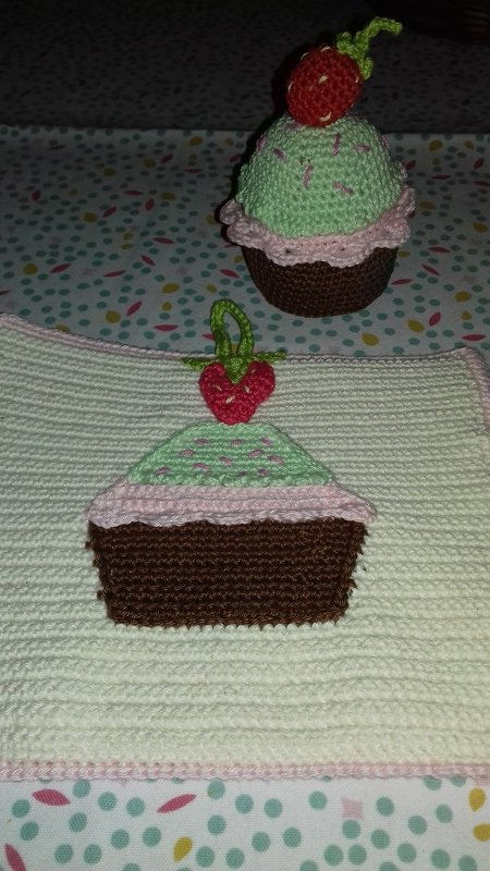 GRATIS- Häkelanleitung Cupcake Set