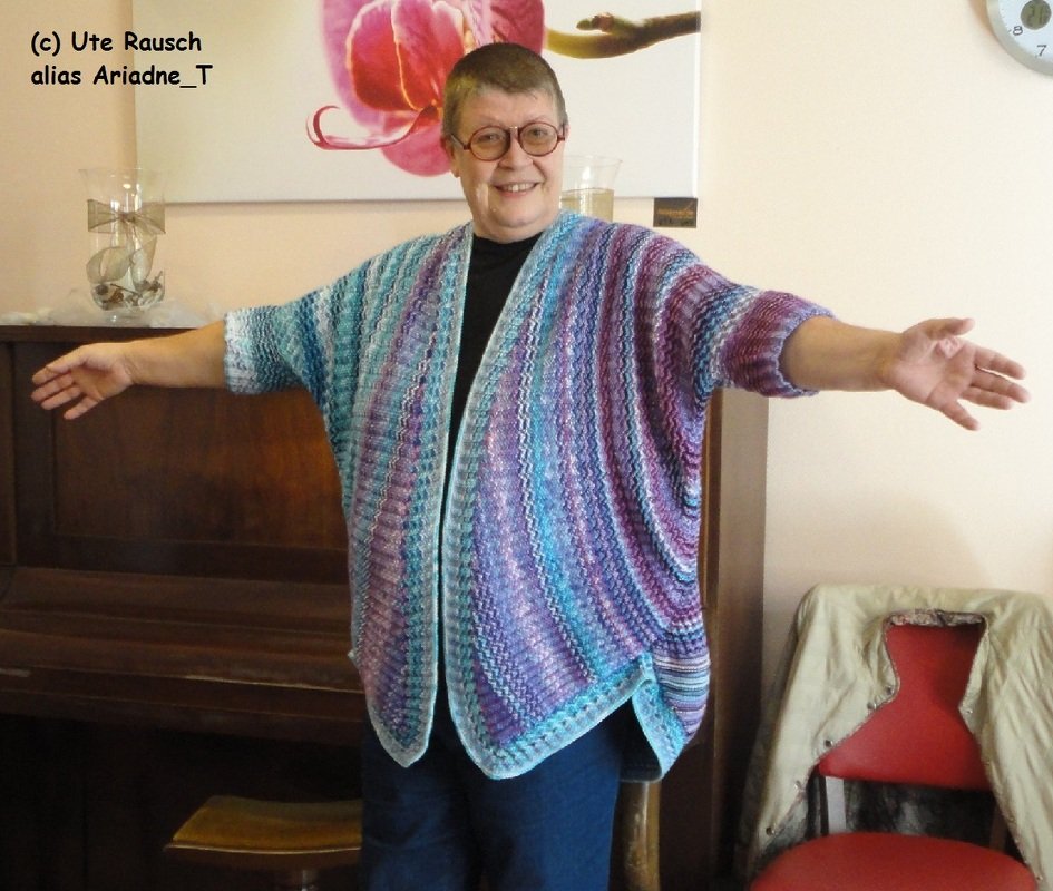 Dolce Vita. Ein federleichtes Jäckchen in A-Linie.