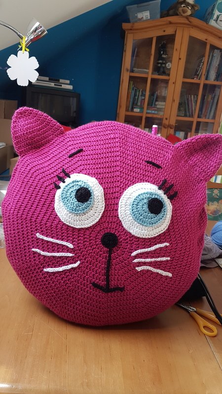 73 Häkelanleitung Kissen Tierkissen launische Katze