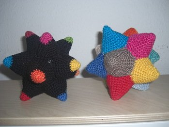 und noch ein ganz bunter Sternball :)