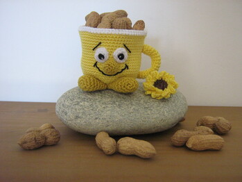 Das niedliche Tässchen ist eine originelle Deko oder ein Geschenk für viele Gelegenheiten.
Die Anleitung ist top und macht Freude beim Nacharbeiten. :-)