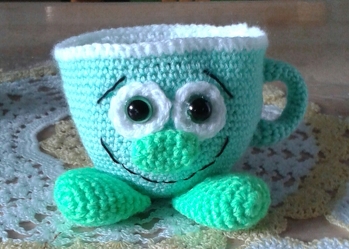 Sehr schöne Anleitung. Hat sehr viel Spaß gemacht die Tasse zu häkeln.
LG Katrin