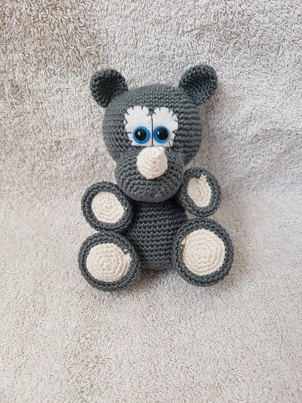 Häkelanleitung: Nashorn Aaina